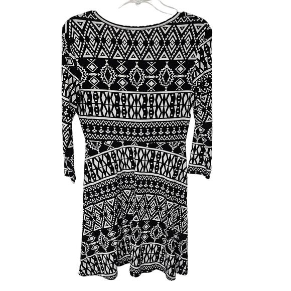 Deb 3/4 Sleeve Drop Waist Geometric Print Fit & Flare Dress Stretch Womens Sz M - Picture 3 of 8